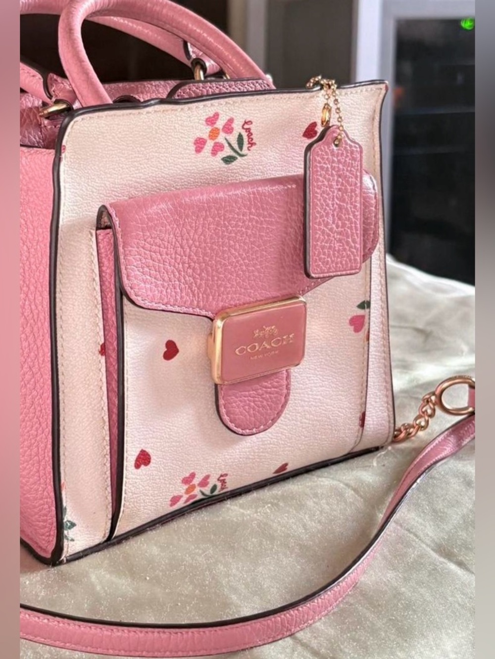 Rare & Beautiful Coach Mini Bag β¨π©·π©·π©·π©·π©·mini size βββ - Picture 16 of 16